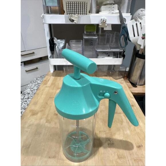 Pampered Chef Batter Mixer and Dispenser 100082 * - Picture 8 of 11